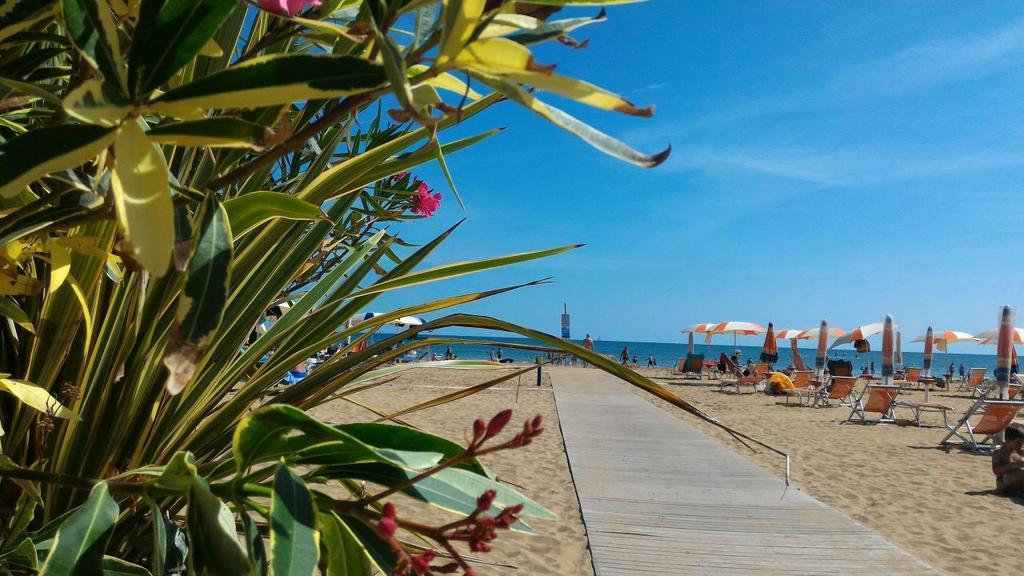 Appartamenti Narcisi Bibione Bagian luar foto